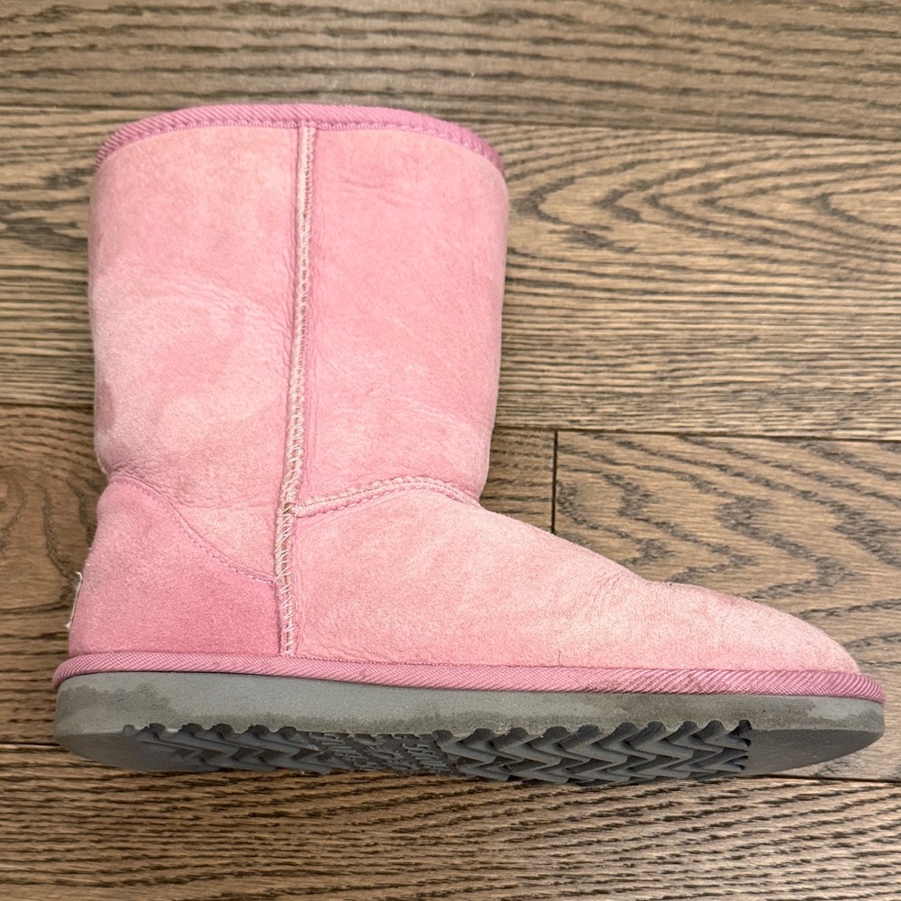 USED Vintage UGG Boots - Orchid
